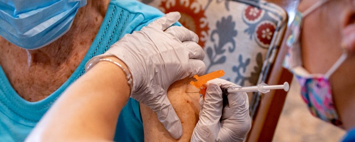For some, Medicare isn't covering the updated Covid vaccine yet