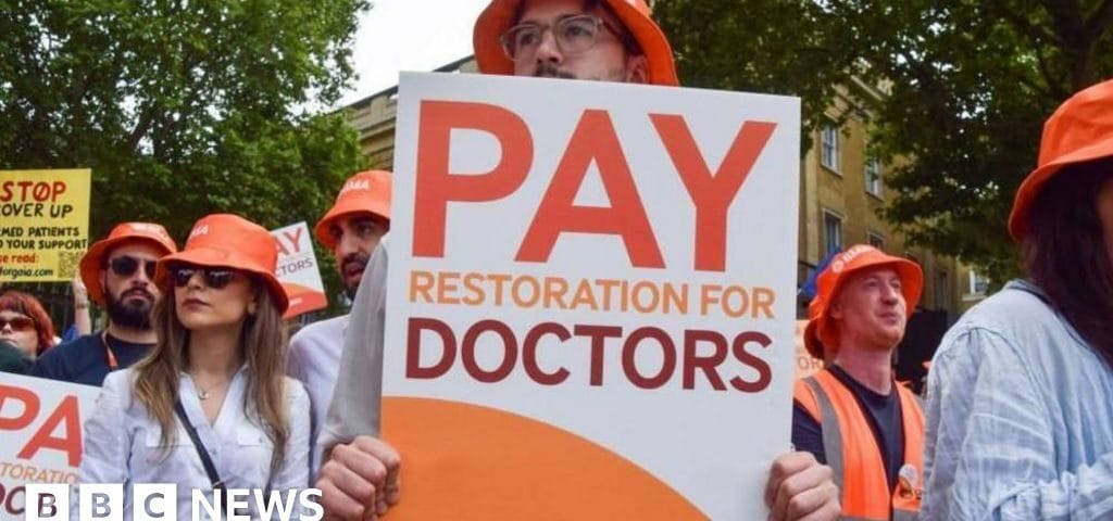 Doctors' union agrees to resume talks with Streeting